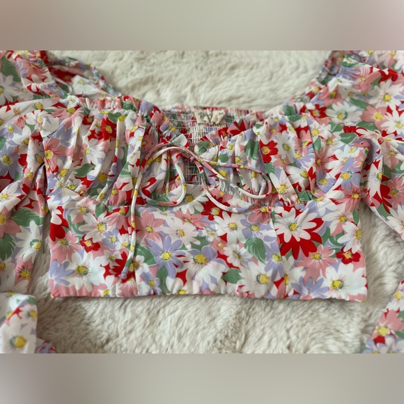 Hello Molly Floral Crop Top - Medium - Picture 2 of 7